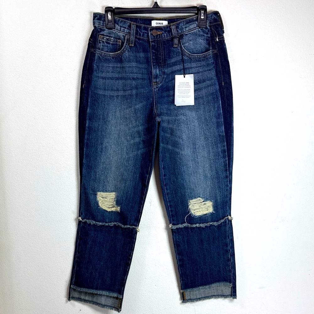 (W3) NWT Ceros Women's Blue Straight Leg Jeans with Distressed Pockets
Size 26